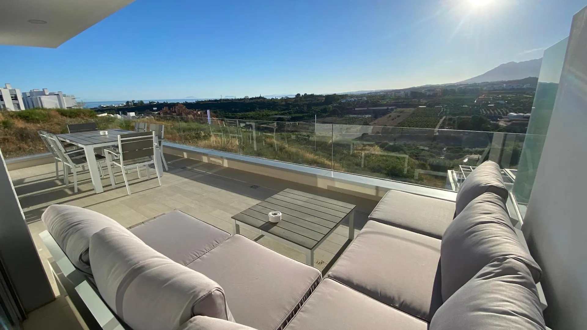 Oceana Views - Newly Built 3 Bedrooms Apartment - New Golden Mile location